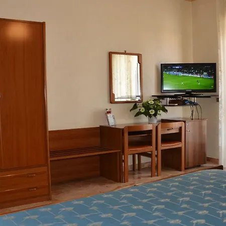 A-14 ホテル モドゥーニョ